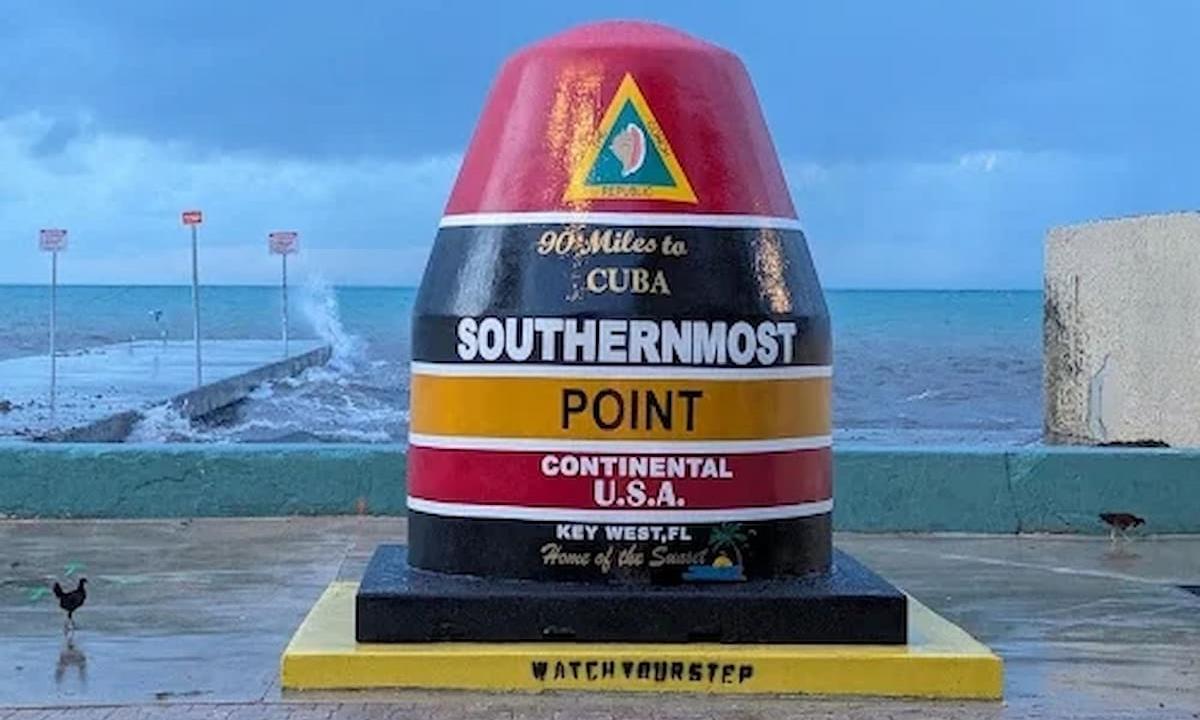 Southernmost Buoy statue