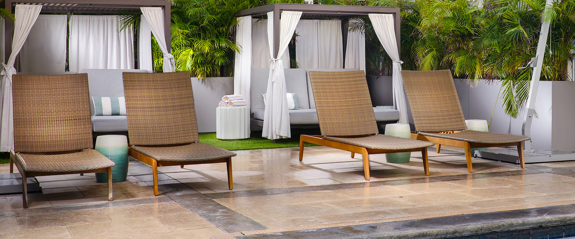 Pool Bar Lounge Area